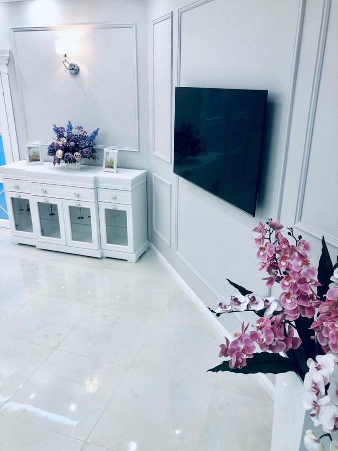 White Apartments In Arcadia Одесса Экстерьер фото