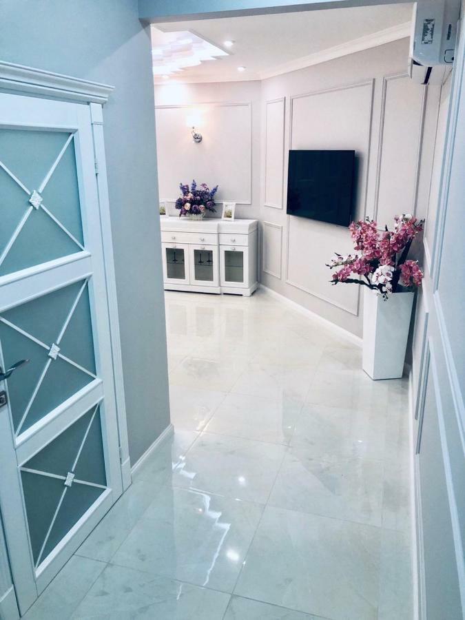White Apartments In Arcadia Одесса Экстерьер фото