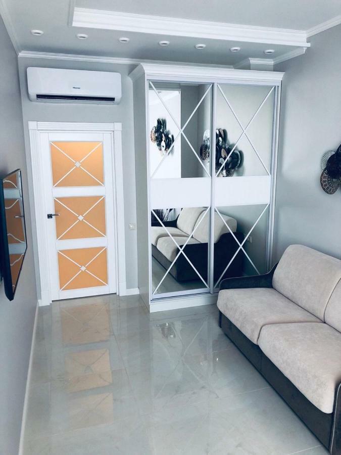 White Apartments In Arcadia Одесса Экстерьер фото